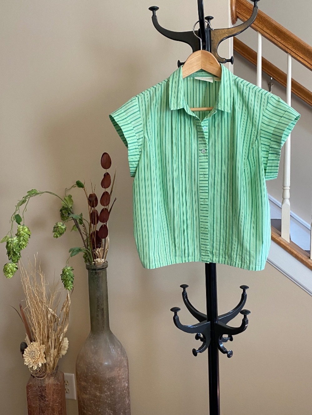 Maeve Collared Shrunken Button Down Blouse in Green Size Medium - Picture 3 of 11